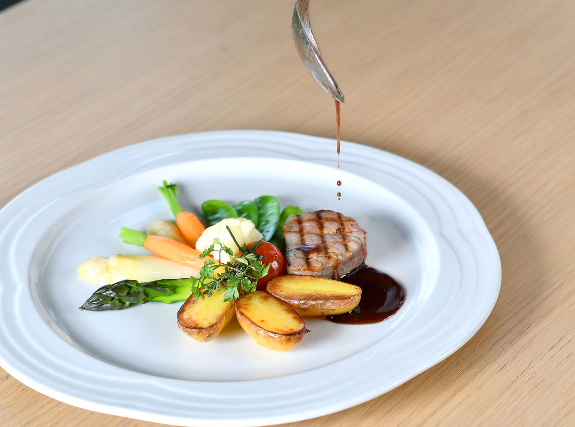 Menu Teller mit Schweizer Produkte